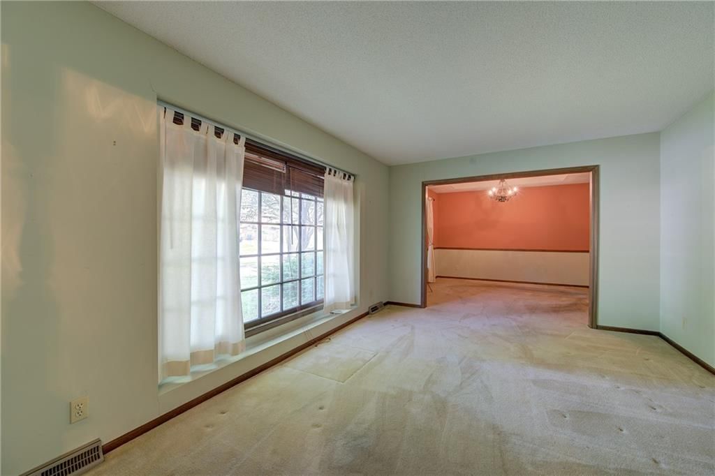 6745 N Garfield Avenue — photo 3