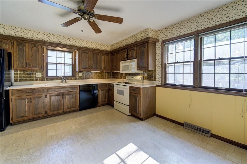 6745 N Garfield Avenue — photo 9