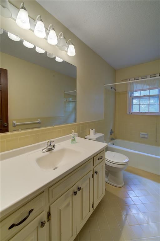 6745 N Garfield Avenue — photo 17