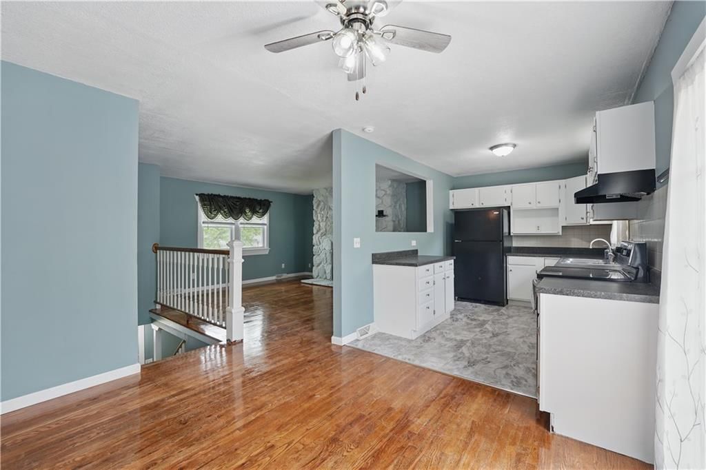 52 Florentina Street — photo 3