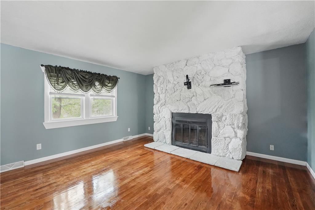 52 Florentina Street — photo 5
