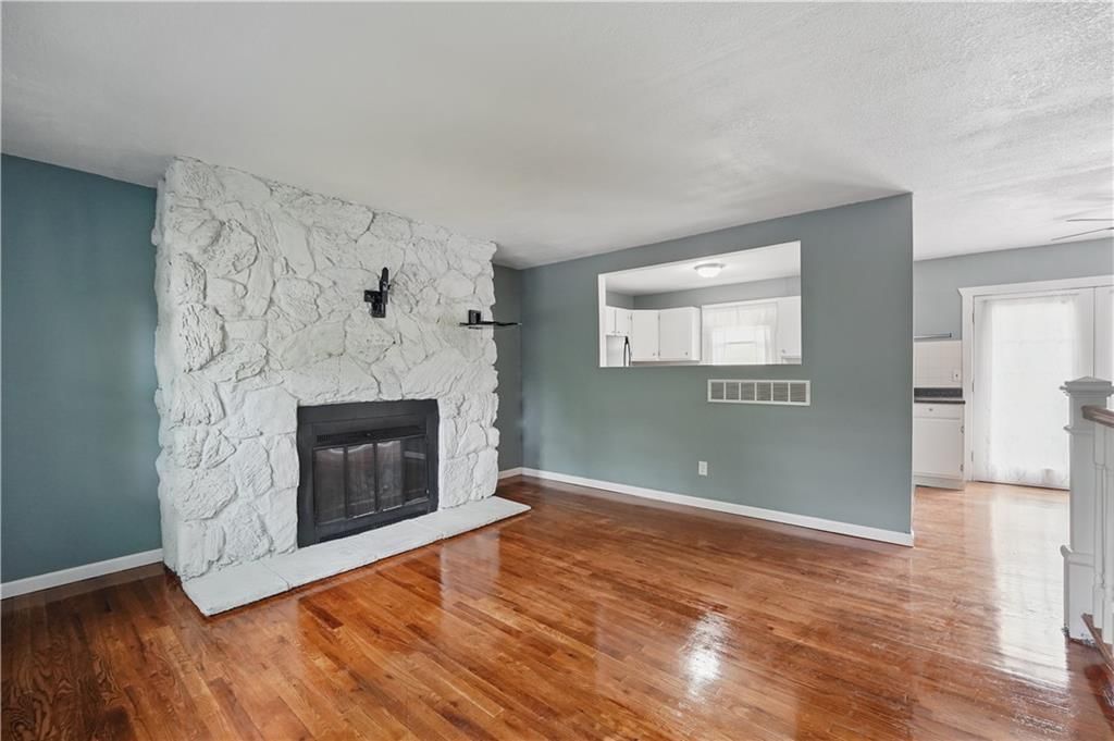52 Florentina Street — photo 6