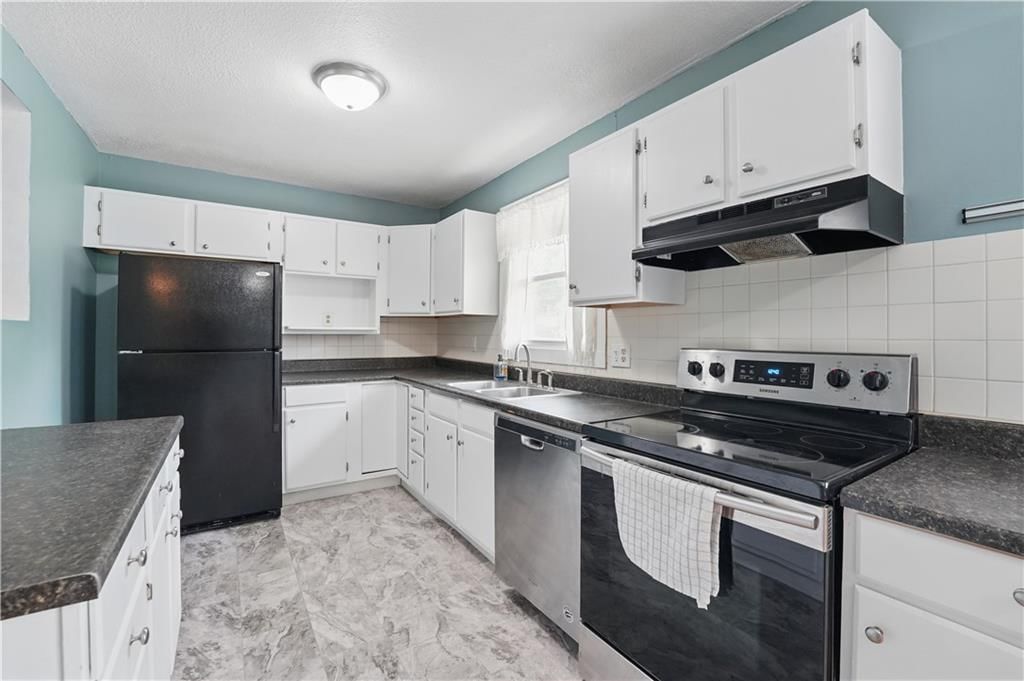 52 Florentina Street — photo 8