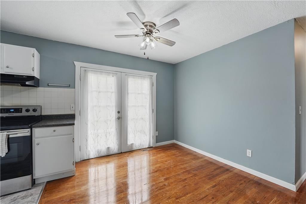 52 Florentina Street — photo 10