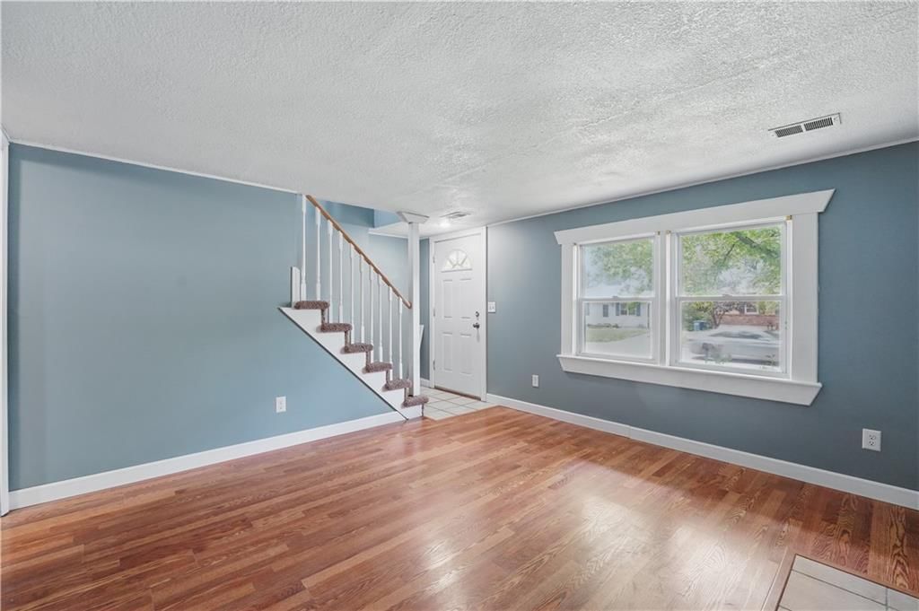 52 Florentina Street — photo 17