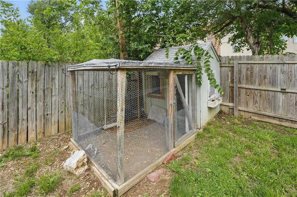 52 Florentina Street — photo 25