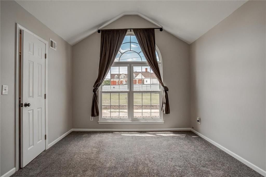 615 Brooklyn Avenue — photo 21