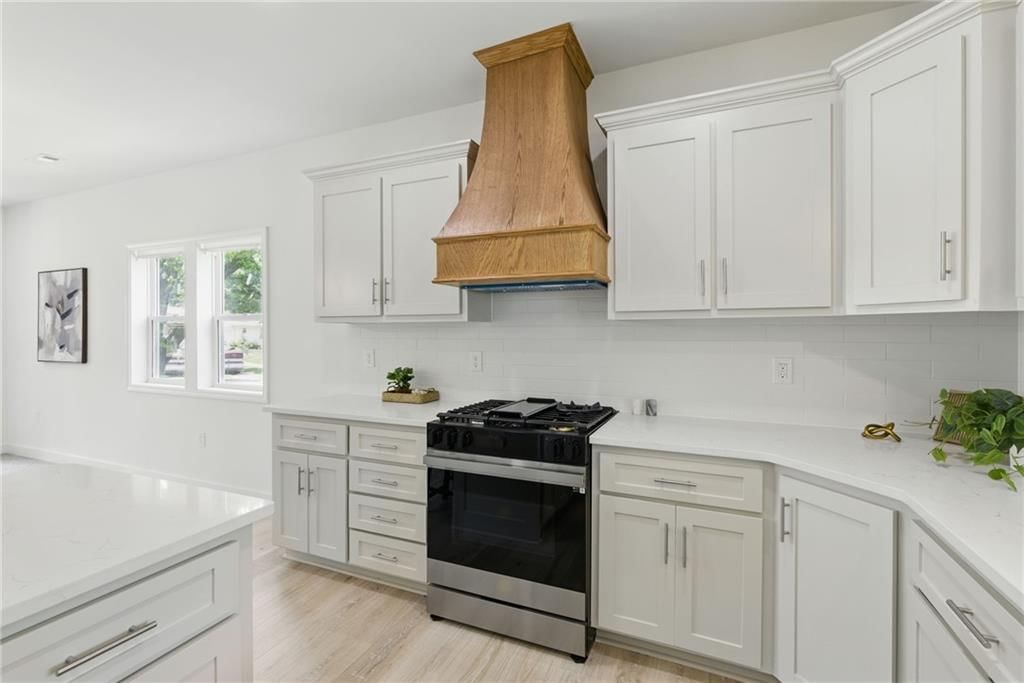 Photo 11 of 37 - 2923 N 52nd Street