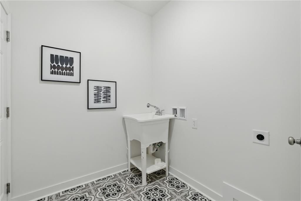 Photo 17 of 37 - 2923 N 52nd Street