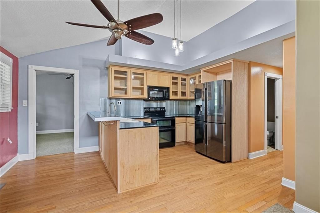 109 N Hawthorne Avenue — photo 14