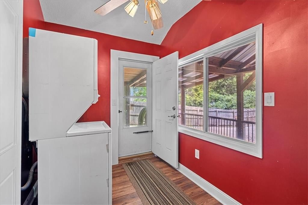 109 N Hawthorne Avenue — photo 21
