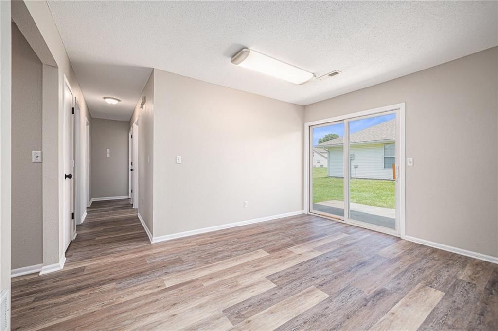 214 NW Parker Drive — photo 5
