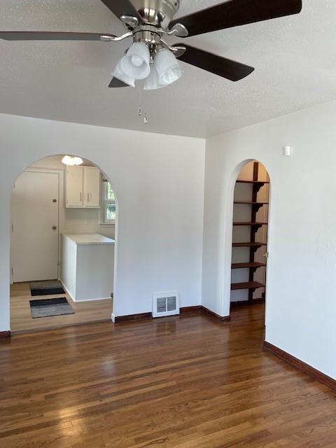 7429 Walrond Avenue — photo 5