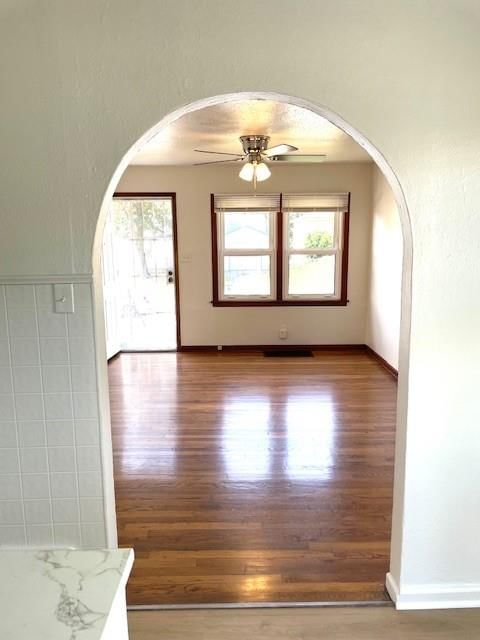 7429 Walrond Avenue — photo 6