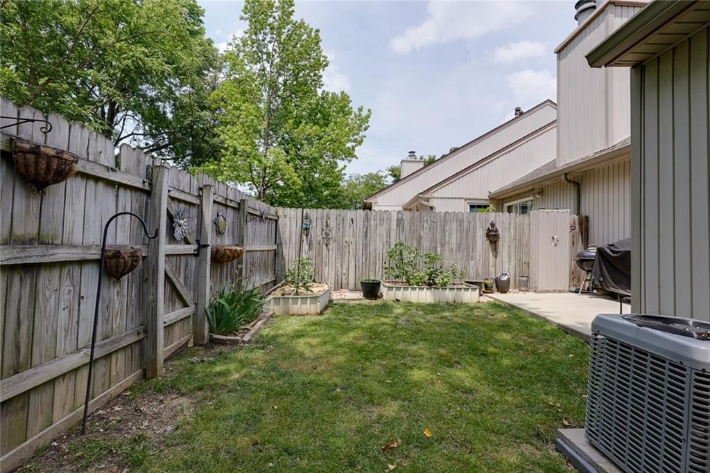 5972 N Bellefontaine Avenue — photo 29