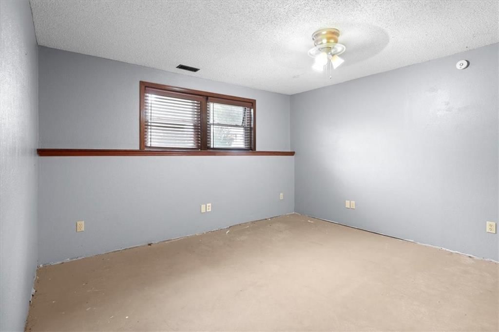 5011 N Elmwood Avenue — photo 15