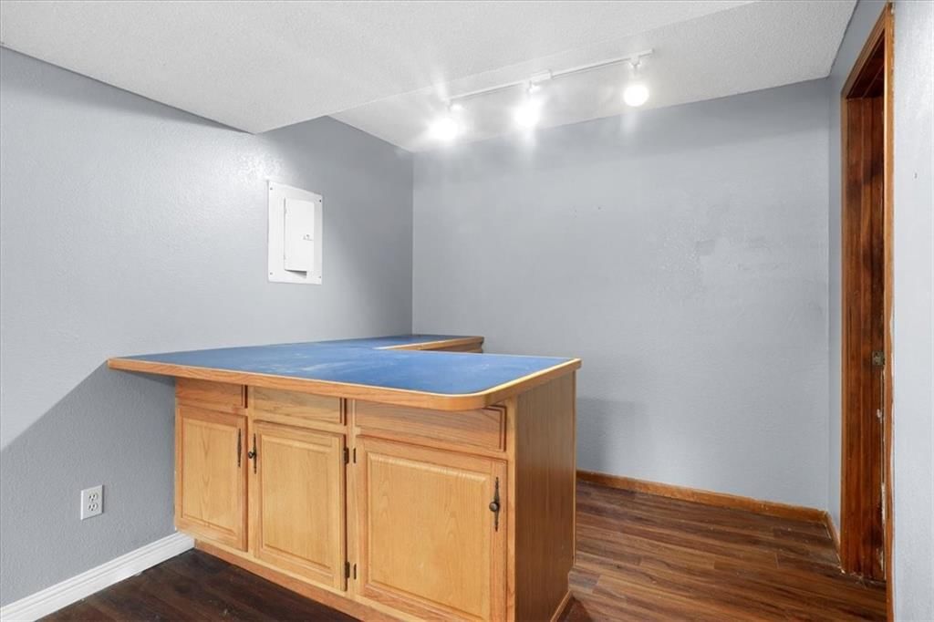 5011 N Elmwood Avenue — photo 17