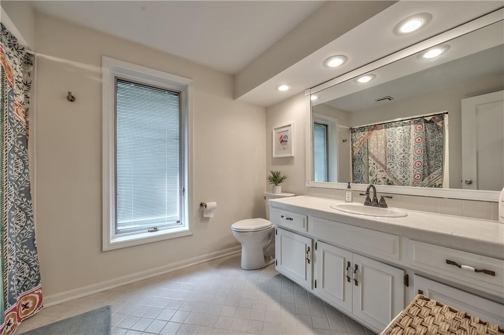 8911 W 105th Terrace — photo 28