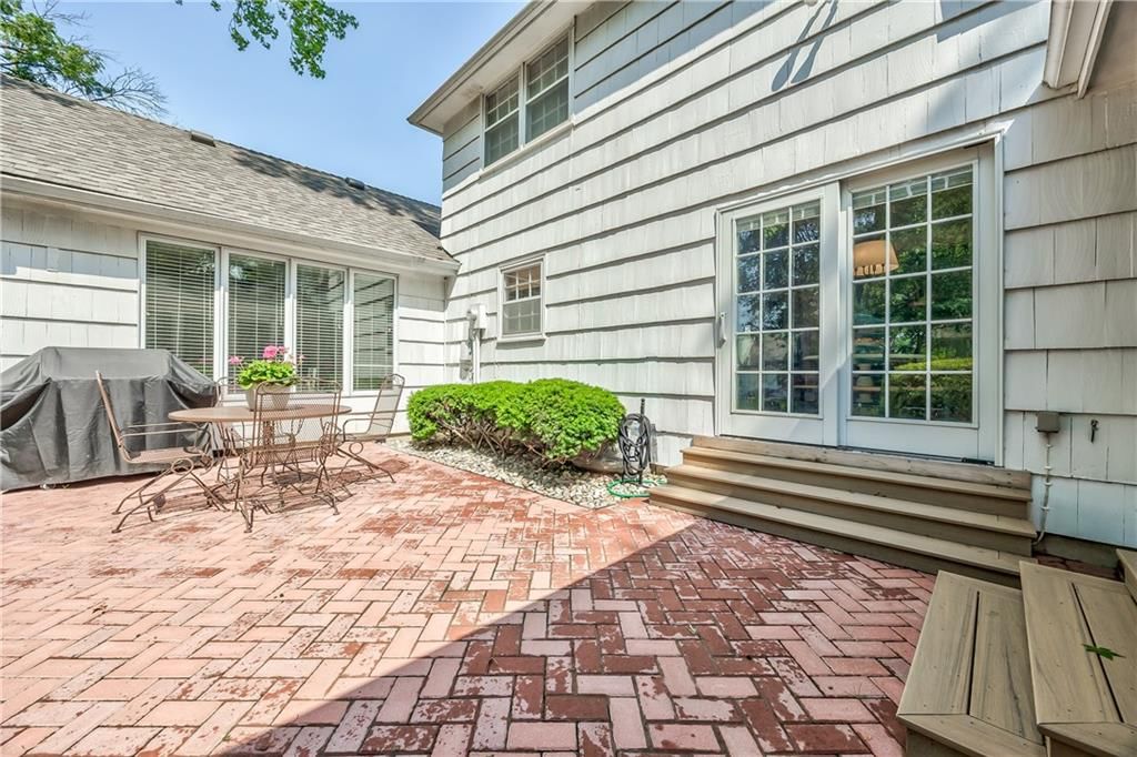 8911 W 105th Terrace — photo 36