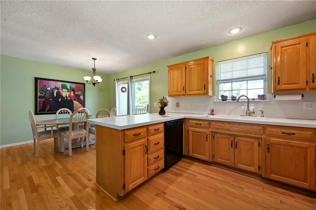1524 NE Tawny Drive — photo 11