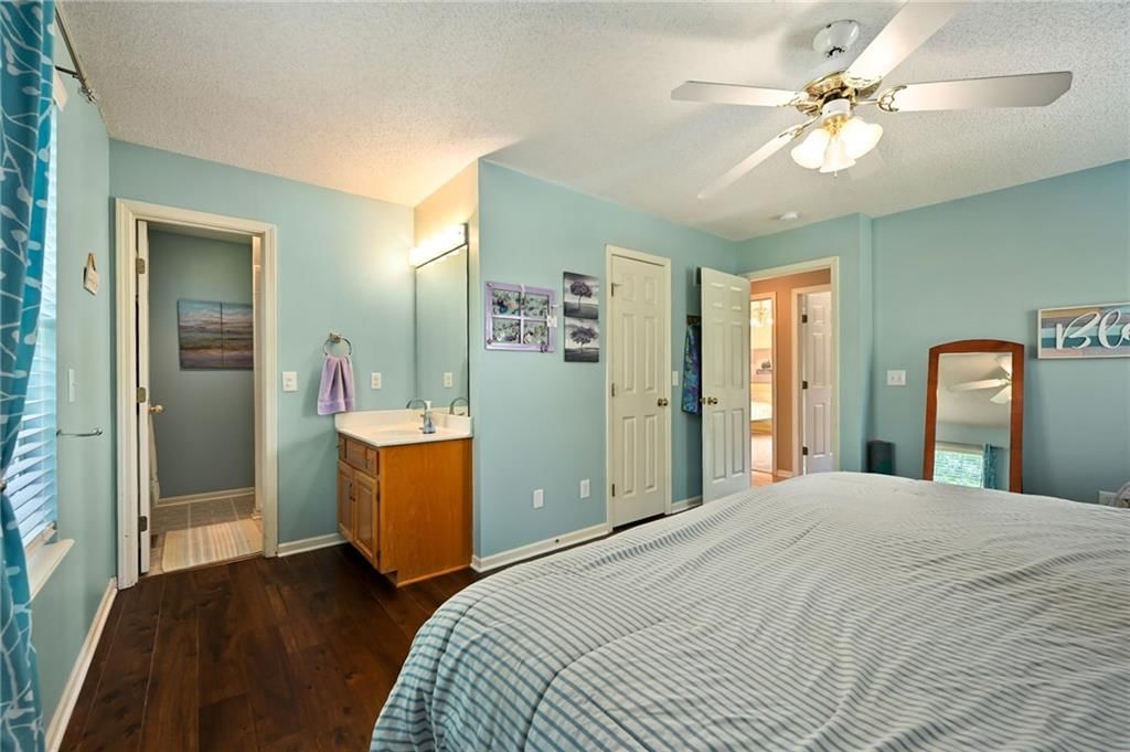 1524 NE Tawny Drive — photo 16