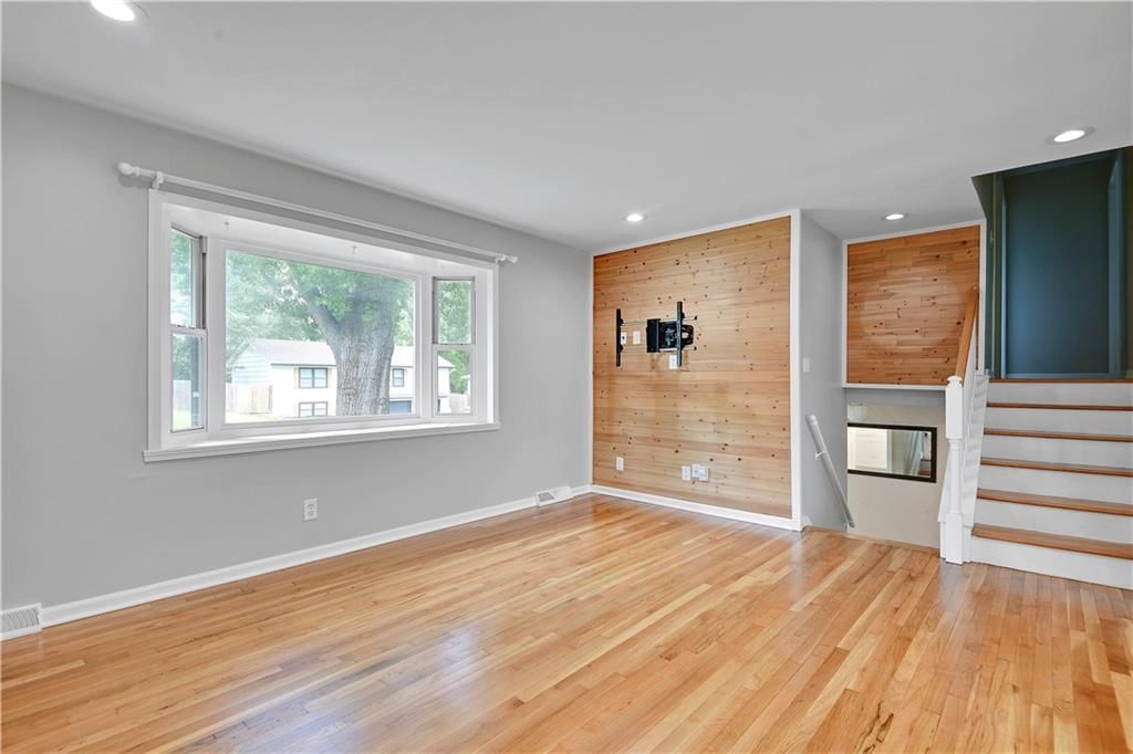 13209 Grand Avenue — photo 9
