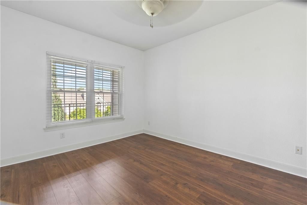 11619 Tomahawk Creek Parkway — photo 8