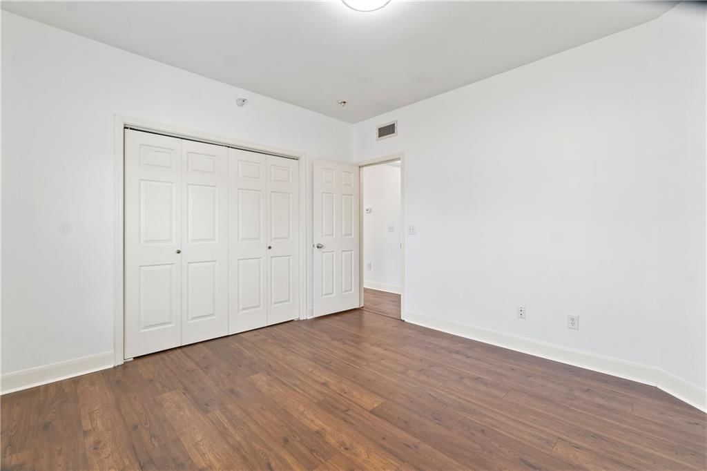 11619 Tomahawk Creek Parkway — photo 14