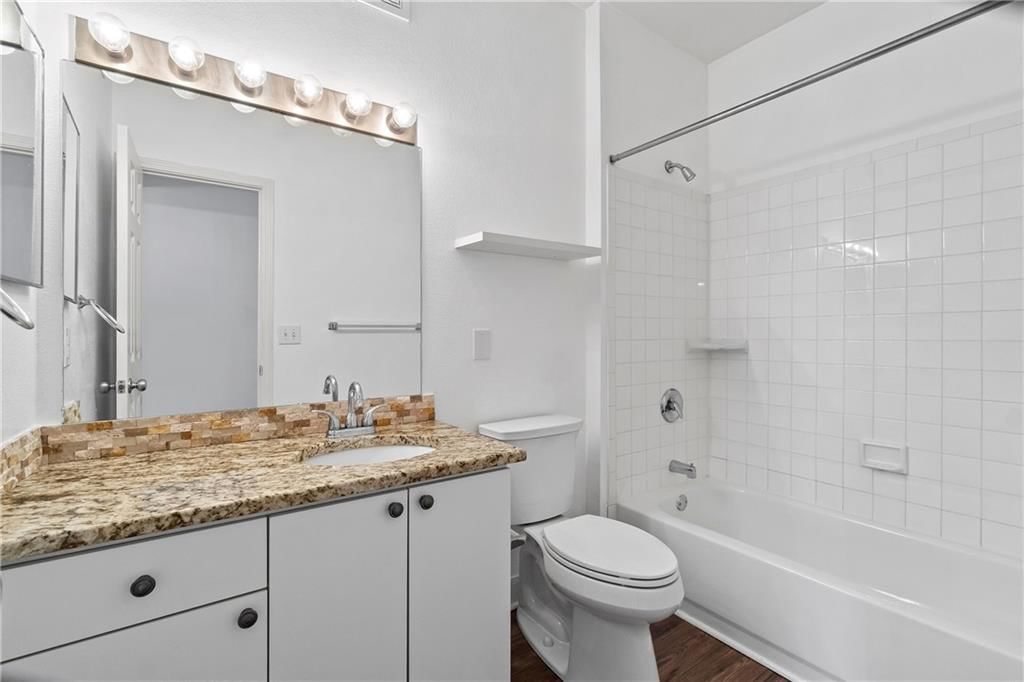 11619 Tomahawk Creek Parkway — photo 15