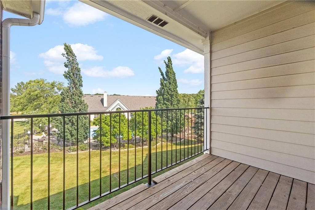 11619 Tomahawk Creek Parkway — photo 16