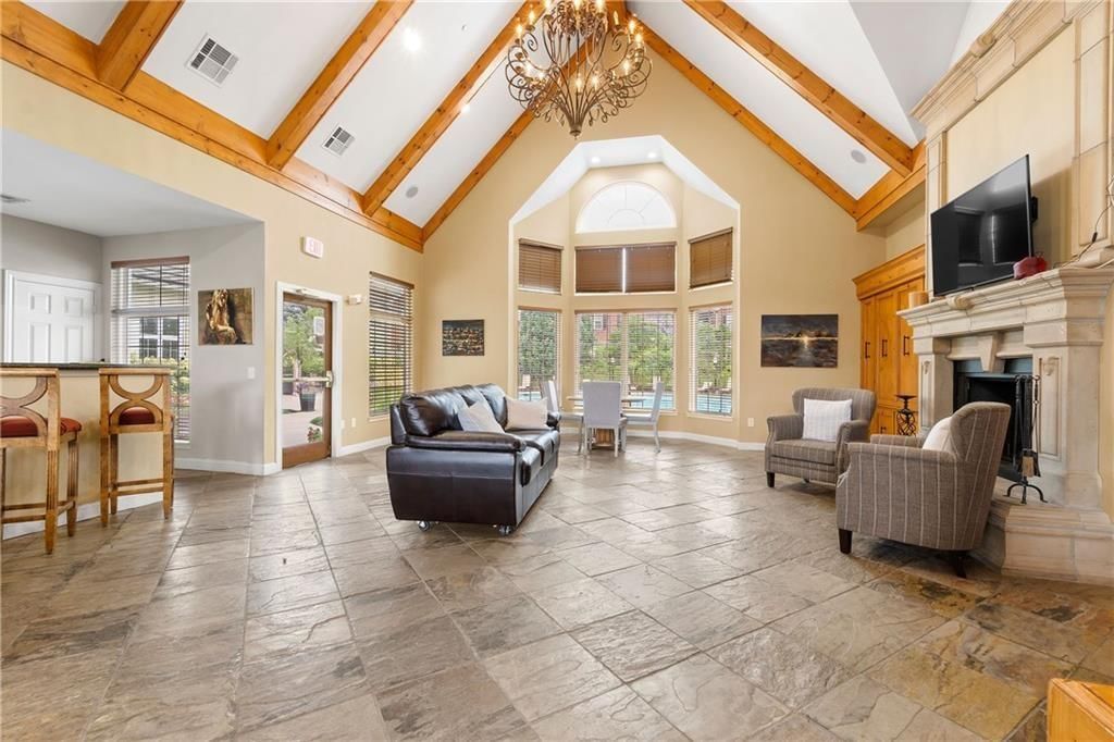 11619 Tomahawk Creek Parkway — photo 17