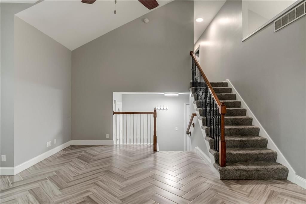 7132 Woodstock Street — photo 10