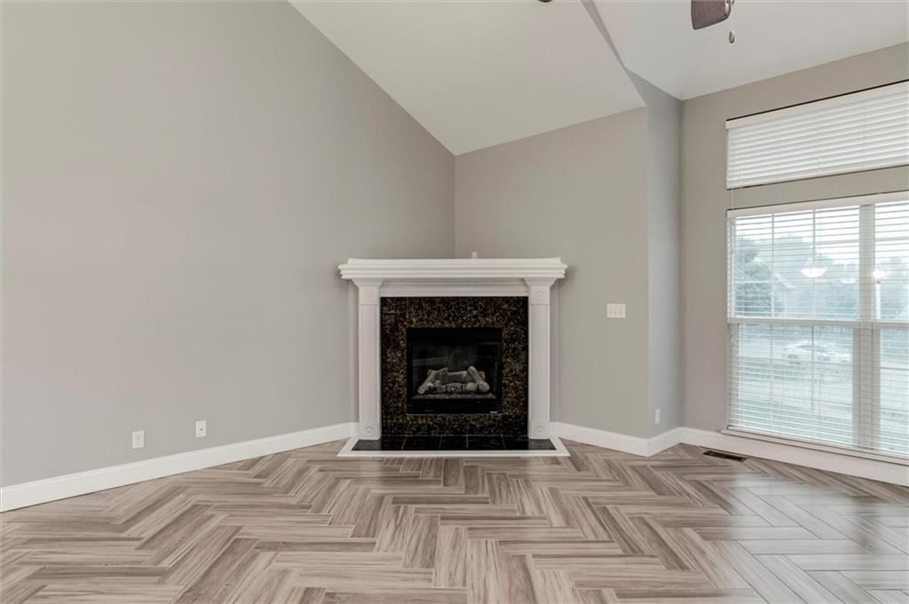 7132 Woodstock Street — photo 11
