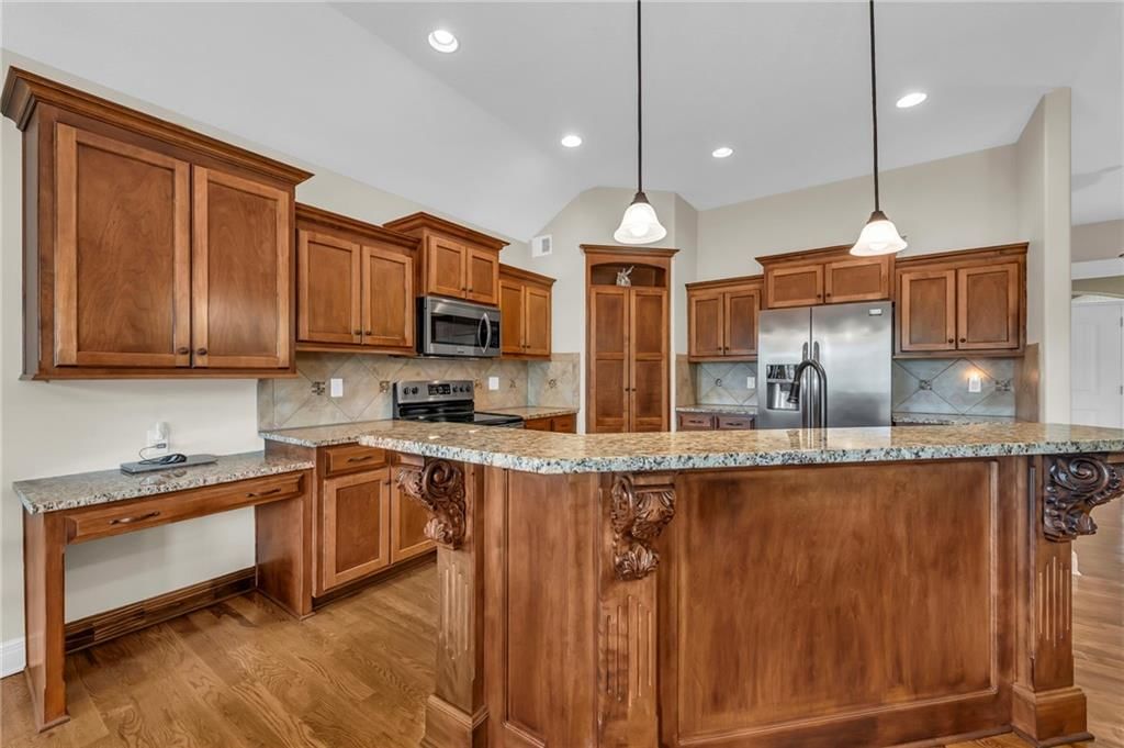 2213 NE Overland Drive — photo 6
