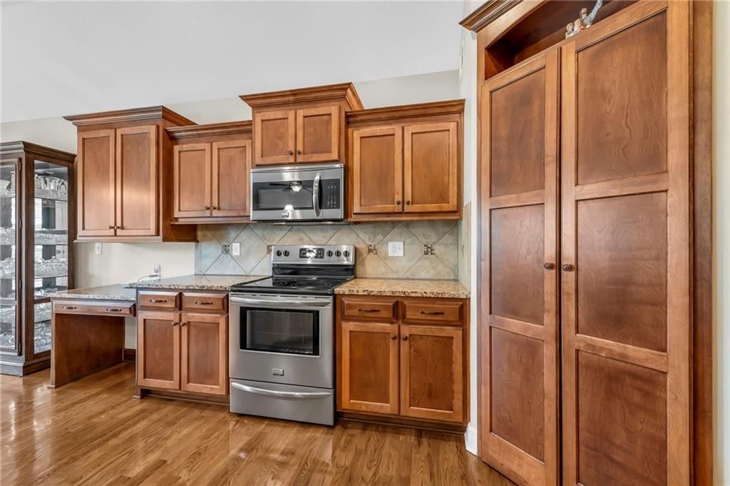 2213 NE Overland Drive — photo 8