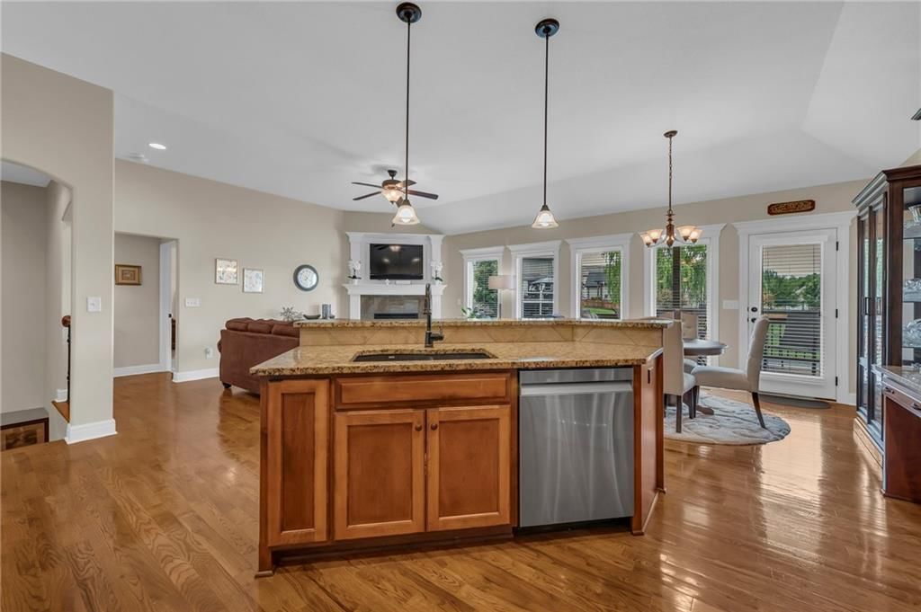 2213 NE Overland Drive — photo 9