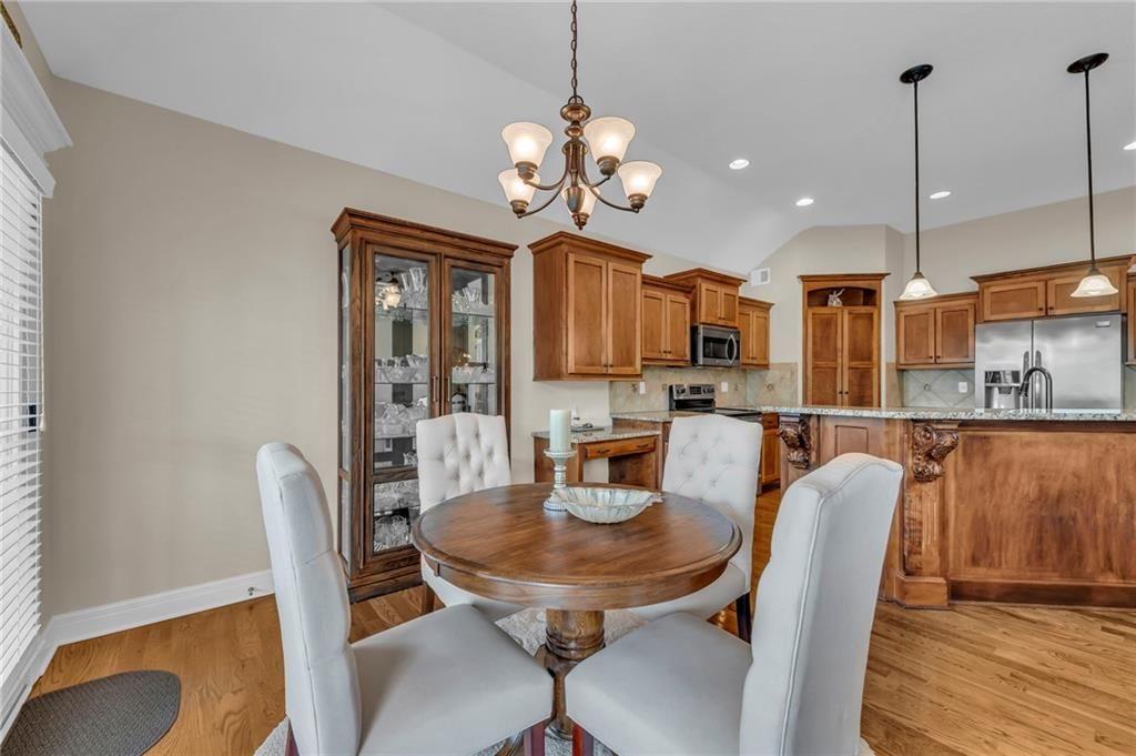 2213 NE Overland Drive — photo 11