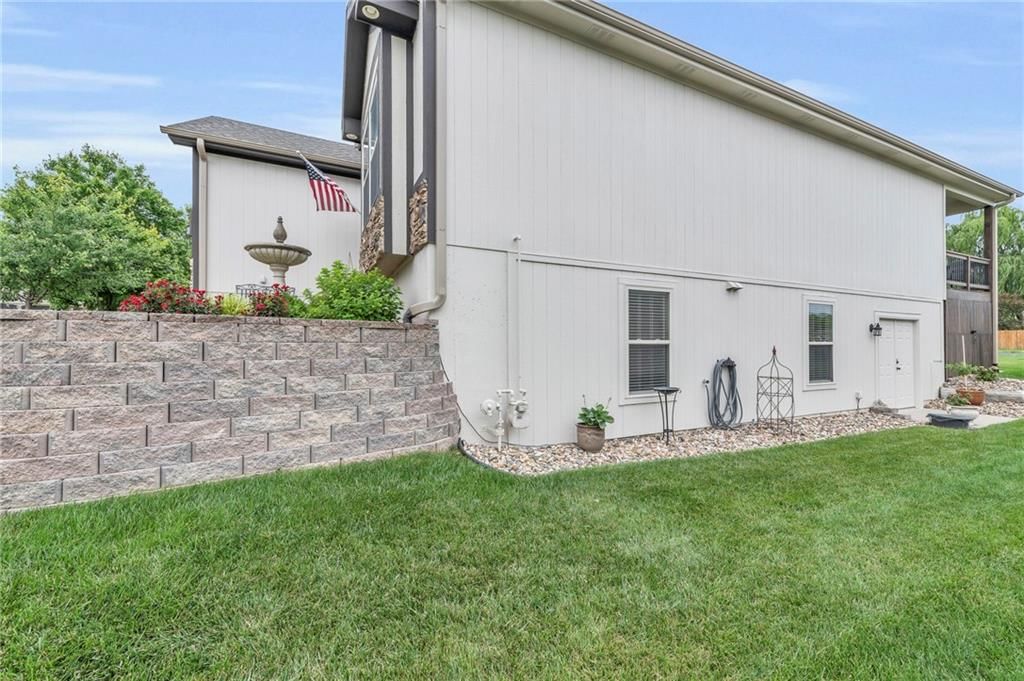 2213 NE Overland Drive — photo 40