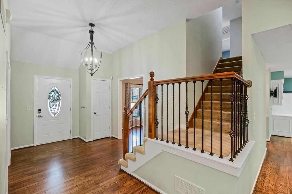 8021 Hall Street — photo 3