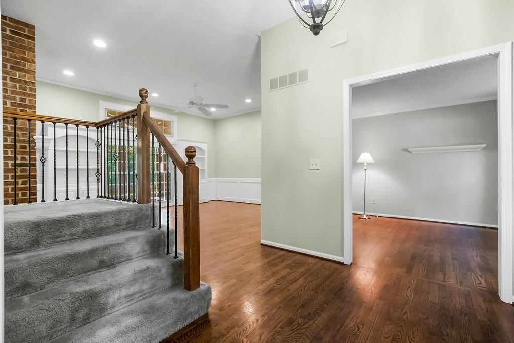 8021 Hall Street — photo 4