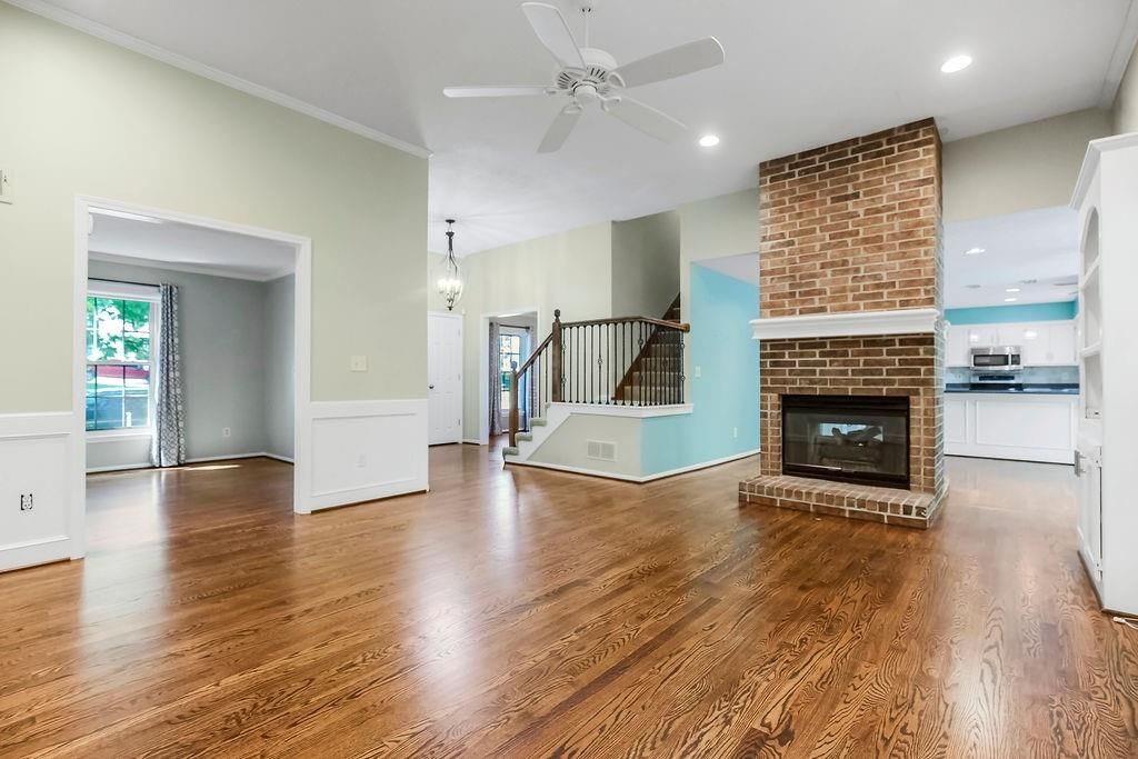 8021 Hall Street — photo 6