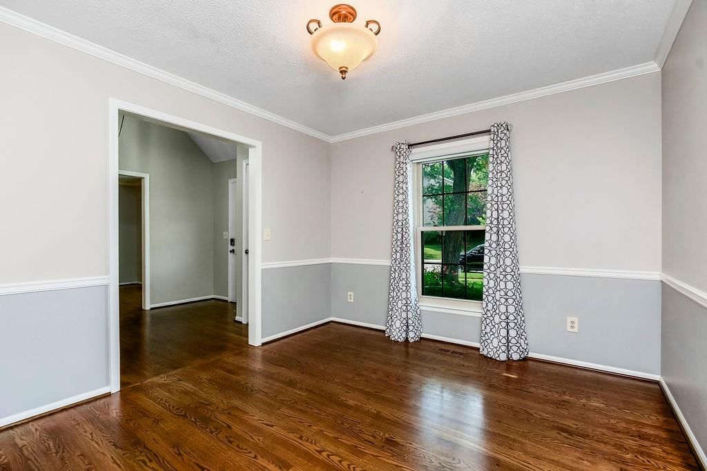 8021 Hall Street — photo 9