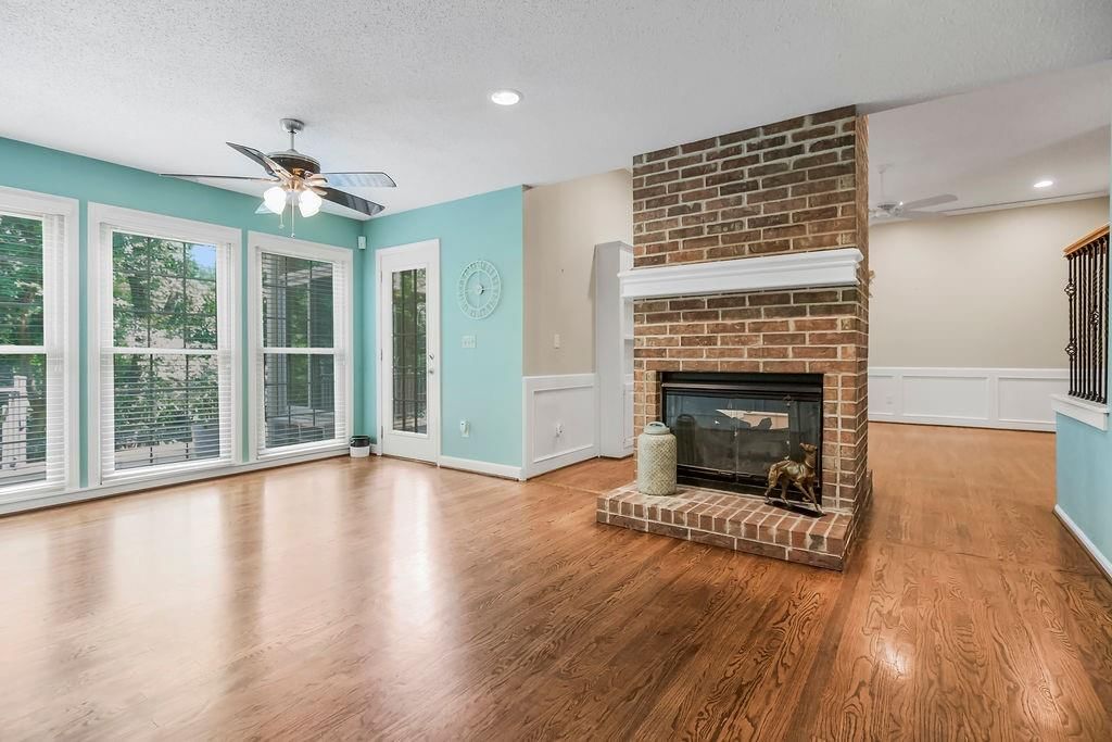 8021 Hall Street — photo 11