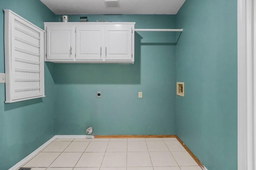 8021 Hall Street — photo 16