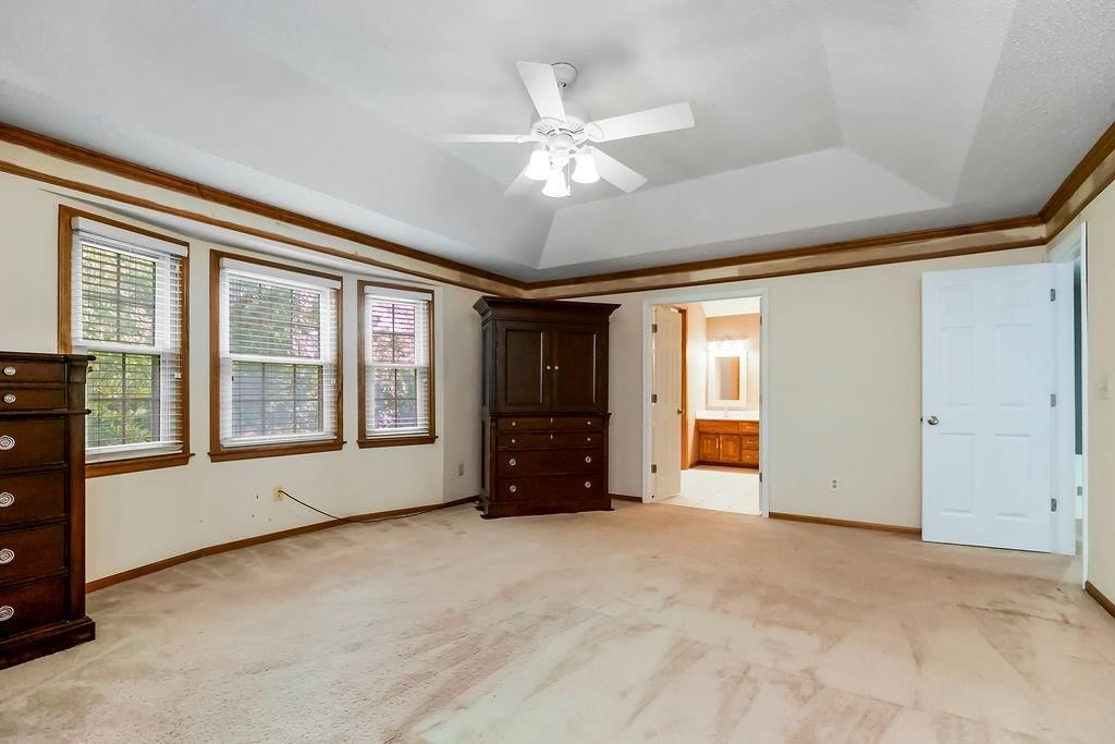 8021 Hall Street — photo 21