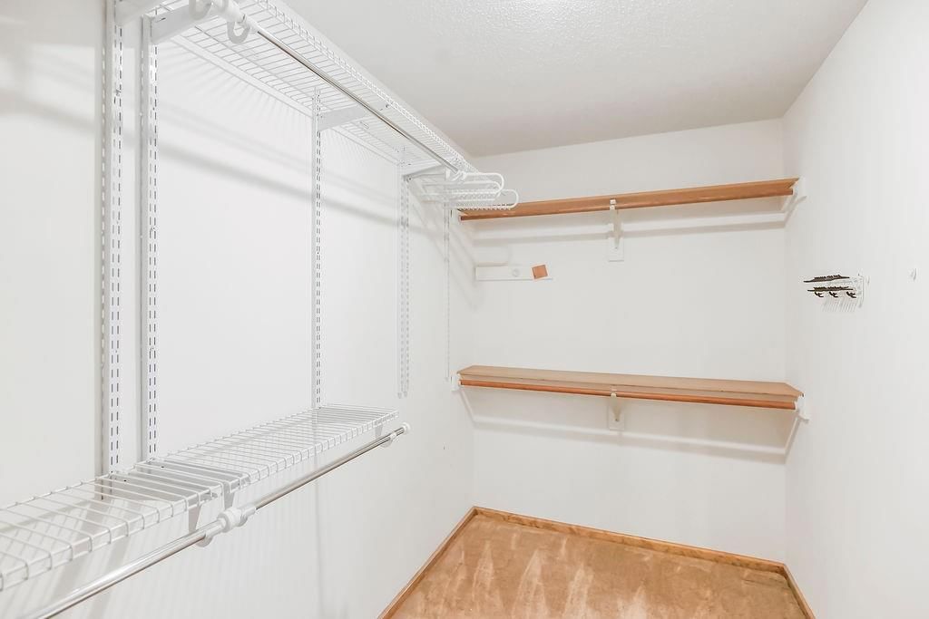 8021 Hall Street — photo 24
