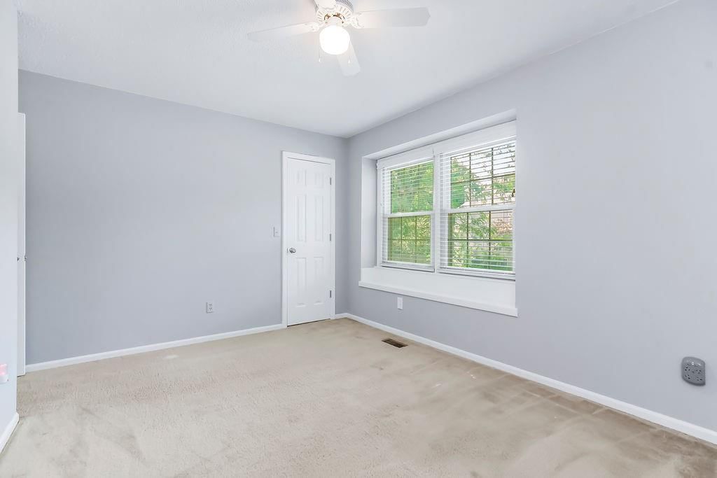 8021 Hall Street — photo 27