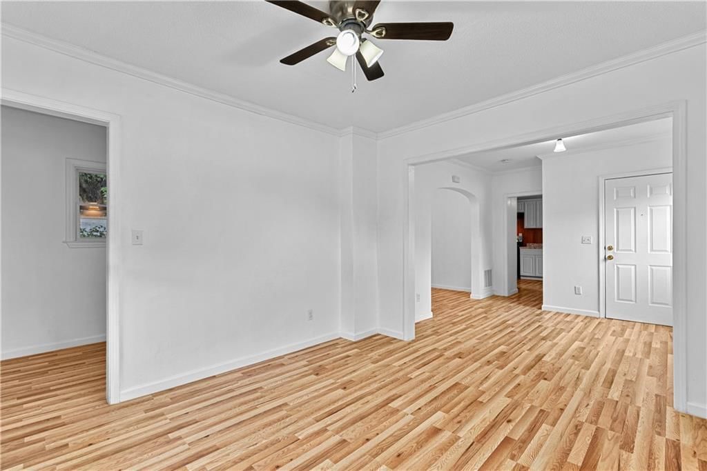 Photo 6 of 28 - 812 Tenny Avenue