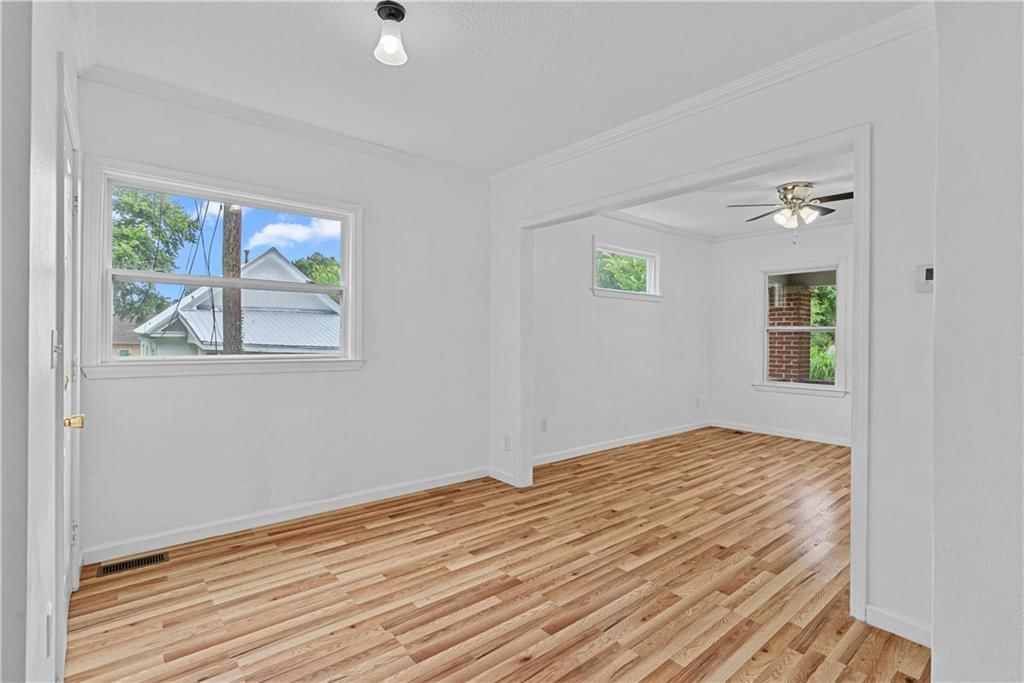 Photo 8 of 28 - 812 Tenny Avenue