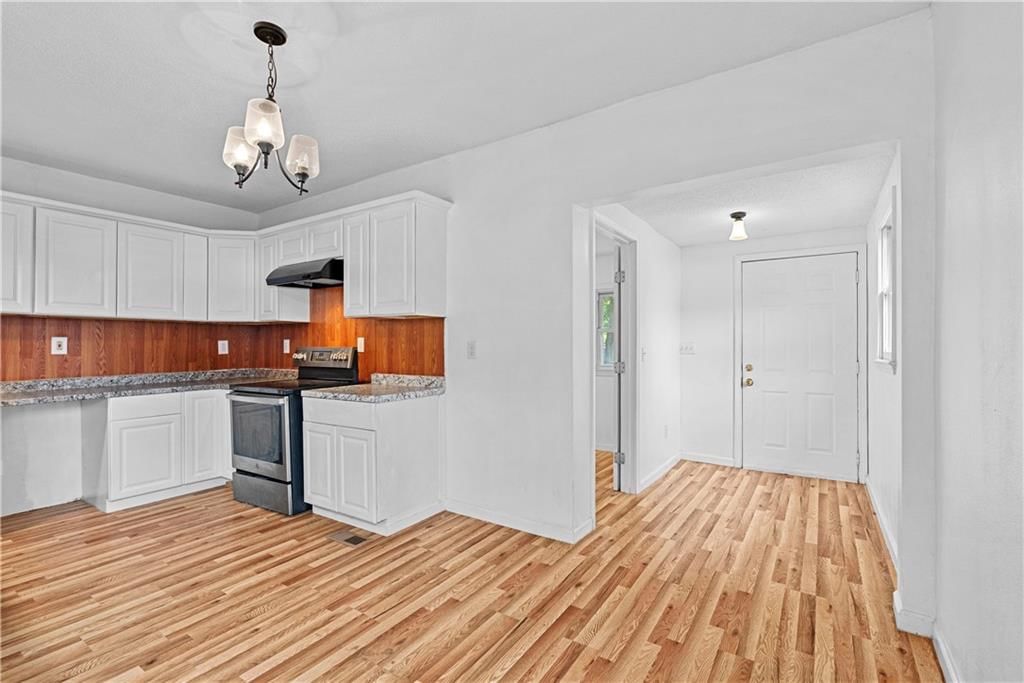 Photo 12 of 28 - 812 Tenny Avenue